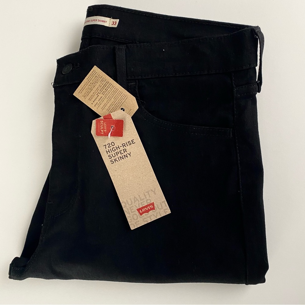 Women Levi’s 720 High-Rise Super Skinny Jeans - Black